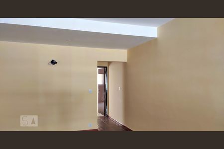 Sala de casa para alugar com 2 quartos, 126m² em Vila Santo Estéfano, São Paulo