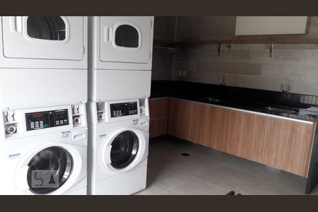 Studio à venda com 32m², 1 quarto e sem vaga Studio à venda com 32m², 1 quarto e sem vagaÁrea Comum - Lavanderia