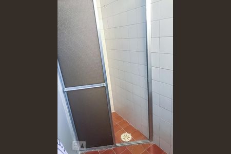 Banheiro de kitnet/studio para alugar com 1 quarto, 50m² em Centro, Campinas