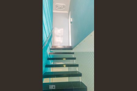 Escada  de casa à venda com 4 quartos, 230m² em Parque Marajoara, Santo André