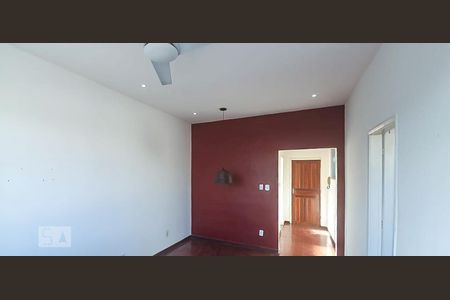 Sala de apartamento para alugar com 1 quarto, 54m² em Irajá, Rio de Janeiro