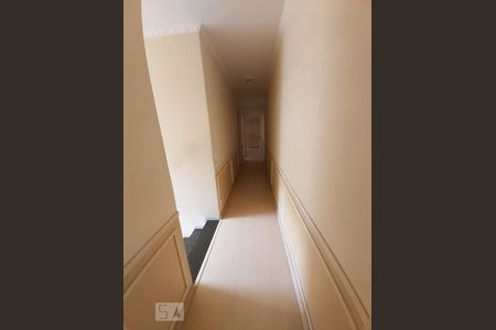 Corredor de casa para alugar com 4 quartos, 250m² em Vila Prudente, São Paulo