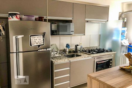 Cozinha  de apartamento à venda com 2 quartos, 48m² em Protásio Alves, Porto Alegre