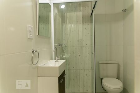 Banheiro de kitnet/studio para alugar com 1 quarto, 35m² em Aclimação, São Paulo