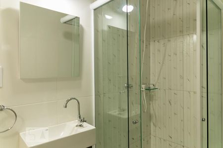 Banheiro de kitnet/studio para alugar com 1 quarto, 35m² em Aclimação, São Paulo