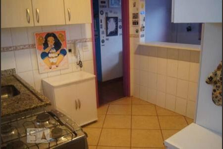 Cozinha de apartamento para alugar com 2 quartos, 65m² em Vila Madalena, São Paulo