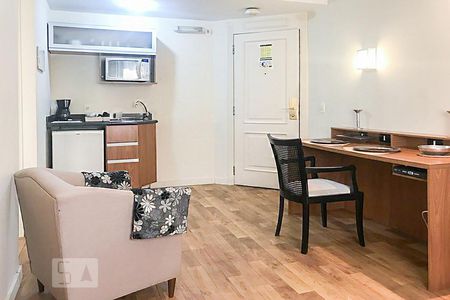 Sala e Cozinha de kitnet/studio à venda com 1 quarto, 40m² em Vila Olímpia, São Paulo