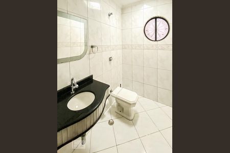 Banheiro de casa para alugar com 3 quartos, 196m² em Parque Terra Nova Ii, São Bernardo do Campo