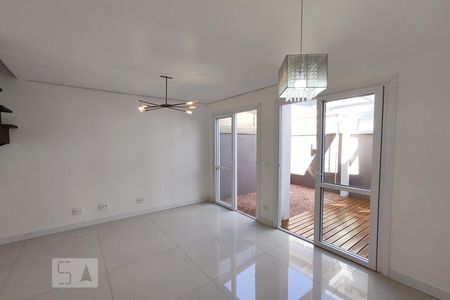 Sala de casa de condomínio para alugar com 2 quartos, 105m² em Harmonia, Canoas