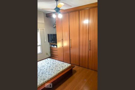 Quarto 2 de apartamento para alugar com 2 quartos, 90m² em Passo da Areia, Porto Alegre