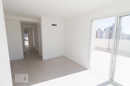 Apartamento para alugar com 138m², 2 quartos e 2 vagasSala