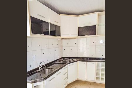 Cozinha de casa à venda com 3 quartos, 100m² em Vila Nova, Porto Alegre