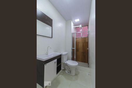 Banheiro de apartamento para alugar com 2 quartos, 56m² em Taquara, Rio de Janeiro