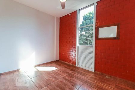 Quarto 1 de apartamento para alugar com 2 quartos, 56m² em Taquara, Rio de Janeiro