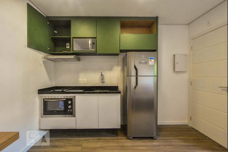 Cozinha de apartamento para alugar com 1 quarto, 18m² em Santo Amaro, São Paulo