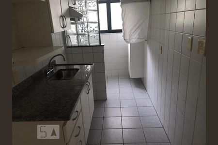 Cozinha de apartamento para alugar com 2 quartos, 59m² em Vila Suzana, São Paulo