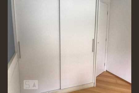 Quarto de apartamento para alugar com 2 quartos, 59m² em Vila Suzana, São Paulo