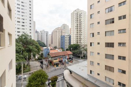 Vista de apartamento à venda com 3 quartos, 161m² em Moema, São Paulo