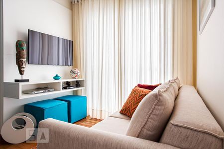 Sala de apartamento à venda com 2 quartos, 50m² em Vila Firmiano Pinto, São Paulo