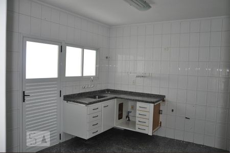 Cozinha de apartamento para alugar com 3 quartos, 130m² em Perdizes, São Paulo