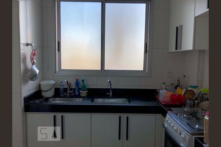 Cozinha de apartamento à venda com 4 quartos, 135m² em Itapoã, Belo Horizonte