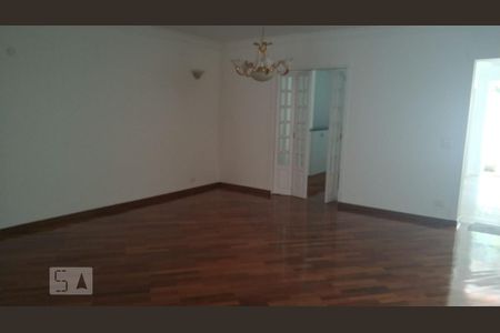 Sala de casa à venda com 3 quartos, 220m² em Alto de Pinheiros, São Paulo