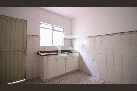 Sala/Cozinha de casa para alugar com 1 quarto, 40m² em Vila Darli, São Paulo