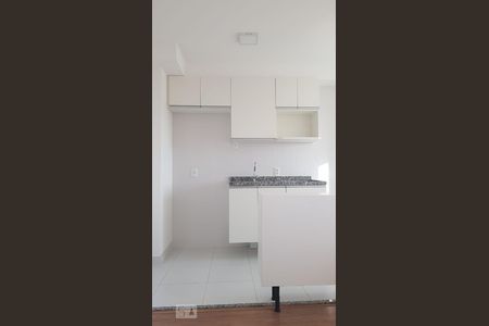 Cozinha de apartamento à venda com 2 quartos, 43m² em Santa Teresinha, São Paulo