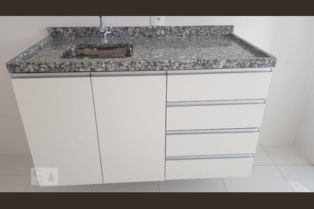 Cozinha de apartamento à venda com 2 quartos, 43m² em Santa Teresinha, São Paulo