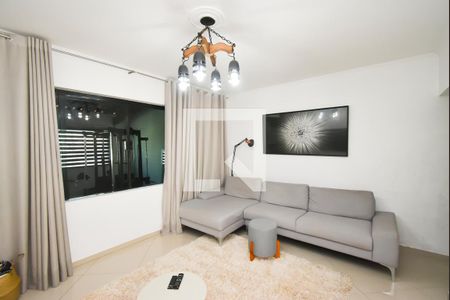 Casa à venda com 380m², 5 quartos e 4 vagasSala