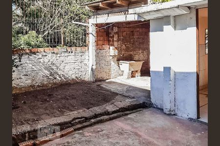 Quintal de casa à venda com 1 quarto, 80m² em Teresópolis, Porto Alegre