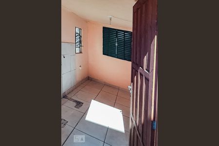 Dormitório de casa à venda com 1 quarto, 80m² em Teresópolis, Porto Alegre