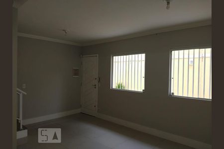 Casa de condomínio à venda com 135m², 3 quartos e 2 vagasSala