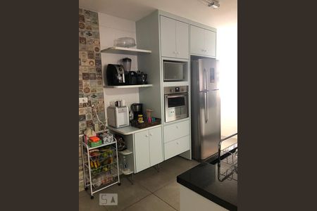 Cozinha de apartamento à venda com 3 quartos, 124m² em Jardim Maria Rosa, Taboão da Serra