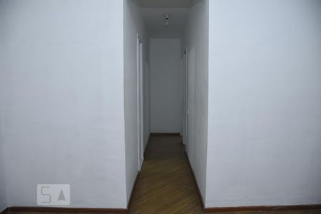 Corredor de apartamento para alugar com 2 quartos, 68m² em Tanque, Rio de Janeiro