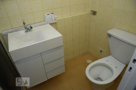 Banheiro de apartamento para alugar com 2 quartos, 68m² em Tanque, Rio de Janeiro