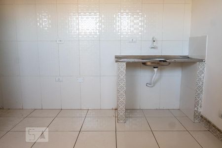 Cozinha de kitnet/studio para alugar com 1 quarto, 20m² em Vila Ré, São Paulo