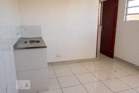 Cozinha de kitnet/studio para alugar com 1 quarto, 20m² em Vila Ré, São Paulo