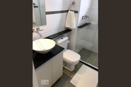 Banheiro de kitnet/studio para alugar com 1 quarto, 36m² em Vila Augusta, Guarulhos