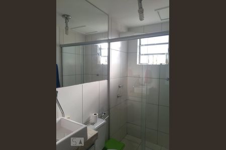Banheiro de apartamento à venda com 2 quartos, 45m² em Vila Carminha, Campinas
