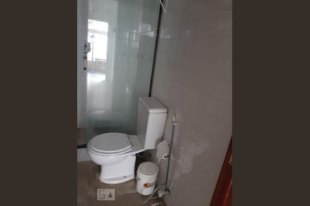 Banheiro de kitnet/studio para alugar com 1 quarto, 40m² em Jardim Botânico, Rio de Janeiro
