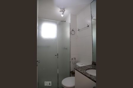 Banheiro de apartamento para alugar com 2 quartos, 50m² em Jardim Boa Vista (zona Oeste), São Paulo