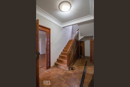 hall da escada de casa para alugar com 5 quartos, 300m² em Serra , Belo Horizonte