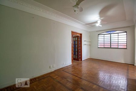 Sala de casa para alugar com 5 quartos, 300m² em Serra , Belo Horizonte