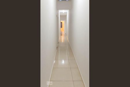 Corredor  de casa à venda com 2 quartos, 120m² em Vila Lúcia, São Paulo