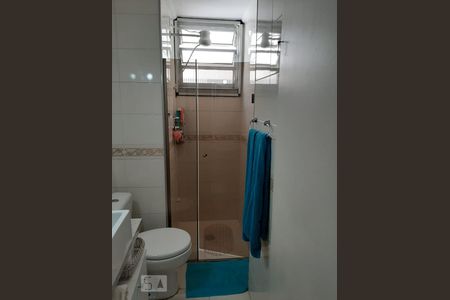 Banheiro de apartamento à venda com 2 quartos, 64m² em Vila Buarque, São Paulo