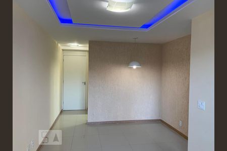 Sala de apartamento para alugar com 2 quartos, 52m² em Barra da Tijuca, Rio de Janeiro