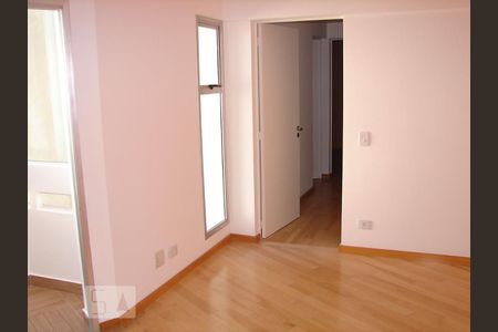 Sala de apartamento para alugar com 3 quartos, 84m² em Mirandópolis, São Paulo