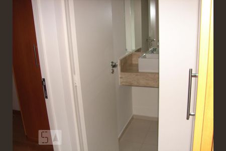 Banheiro Social de apartamento para alugar com 3 quartos, 84m² em Mirandópolis, São Paulo