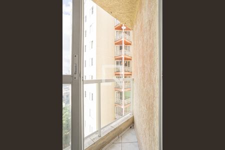 Sacada de apartamento para alugar com 2 quartos, 56m² em Padroeira, Osasco